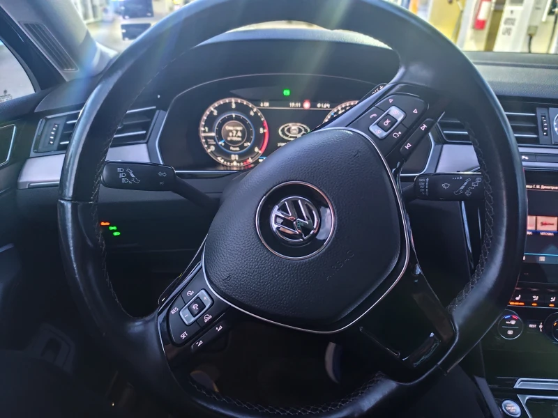 VW Passat, снимка 7 - Автомобили и джипове - 52959257