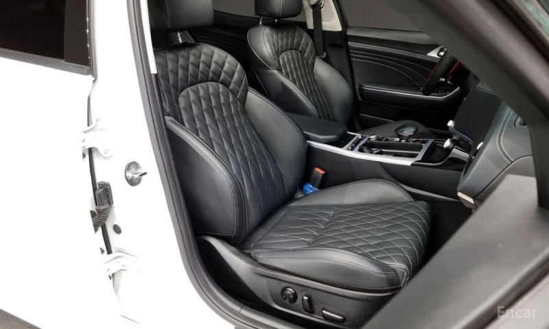 Kia Stinger, снимка 12 - Автомобили и джипове - 53277474