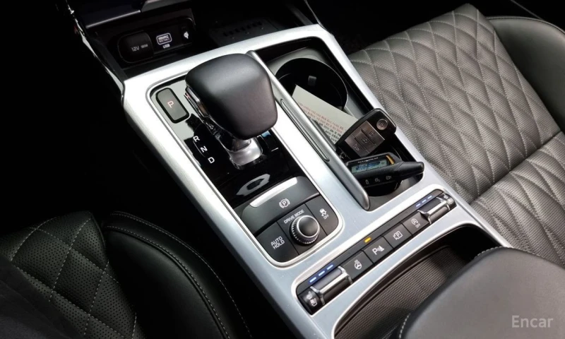 Kia Stinger, снимка 9 - Автомобили и джипове - 53277474