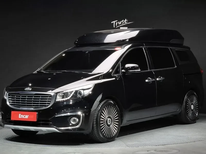 Kia Carnival 7-Seater High Limousine President