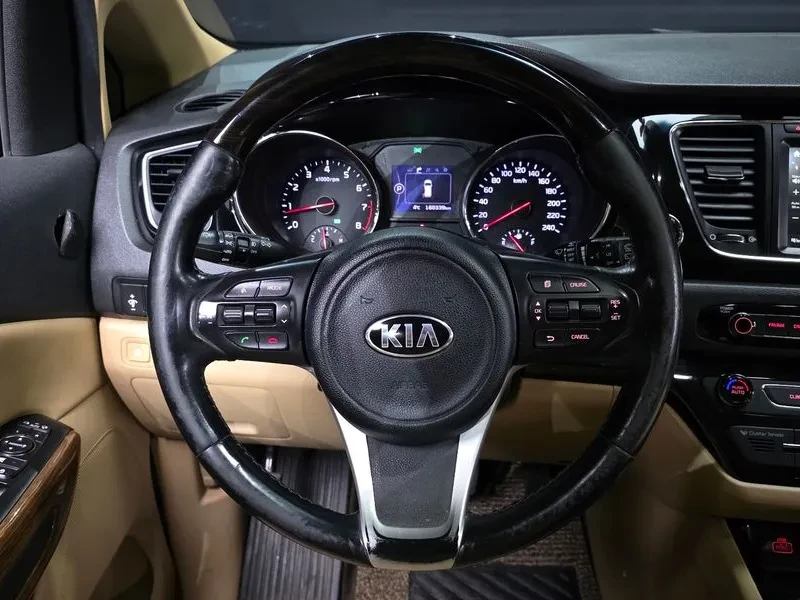 Kia Carnival 7-Seater High Limousine President, снимка 13 - Автомобили и джипове - 55689972