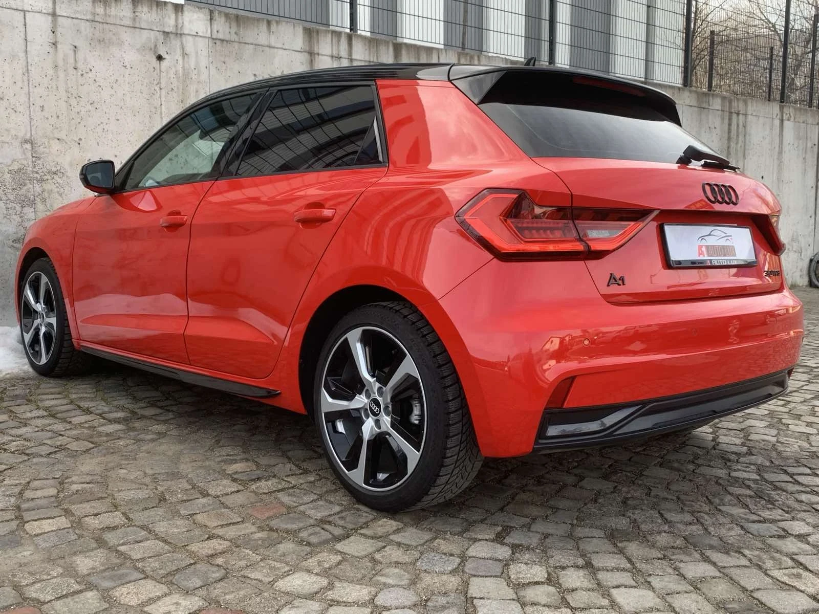 Audi A1 30TFSI/SPORTBACK - изображение 3