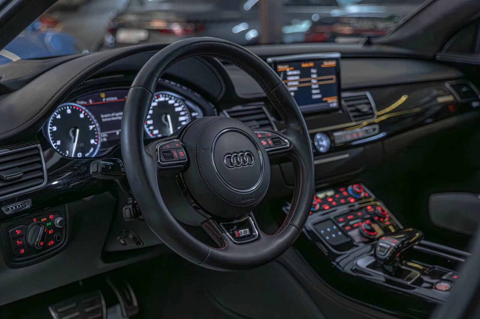 Audi S8 PLUS/Bang&Olufsen/RSE/HuD/Камера/ - изображение 7