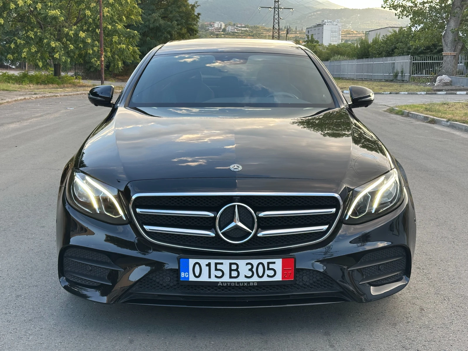 Mercedes-Benz E 220 d AMG PREMIUM 2020г. ПАНОРАМА* 360-КАМ СЕРВ.ИСТОРИ - изображение 2