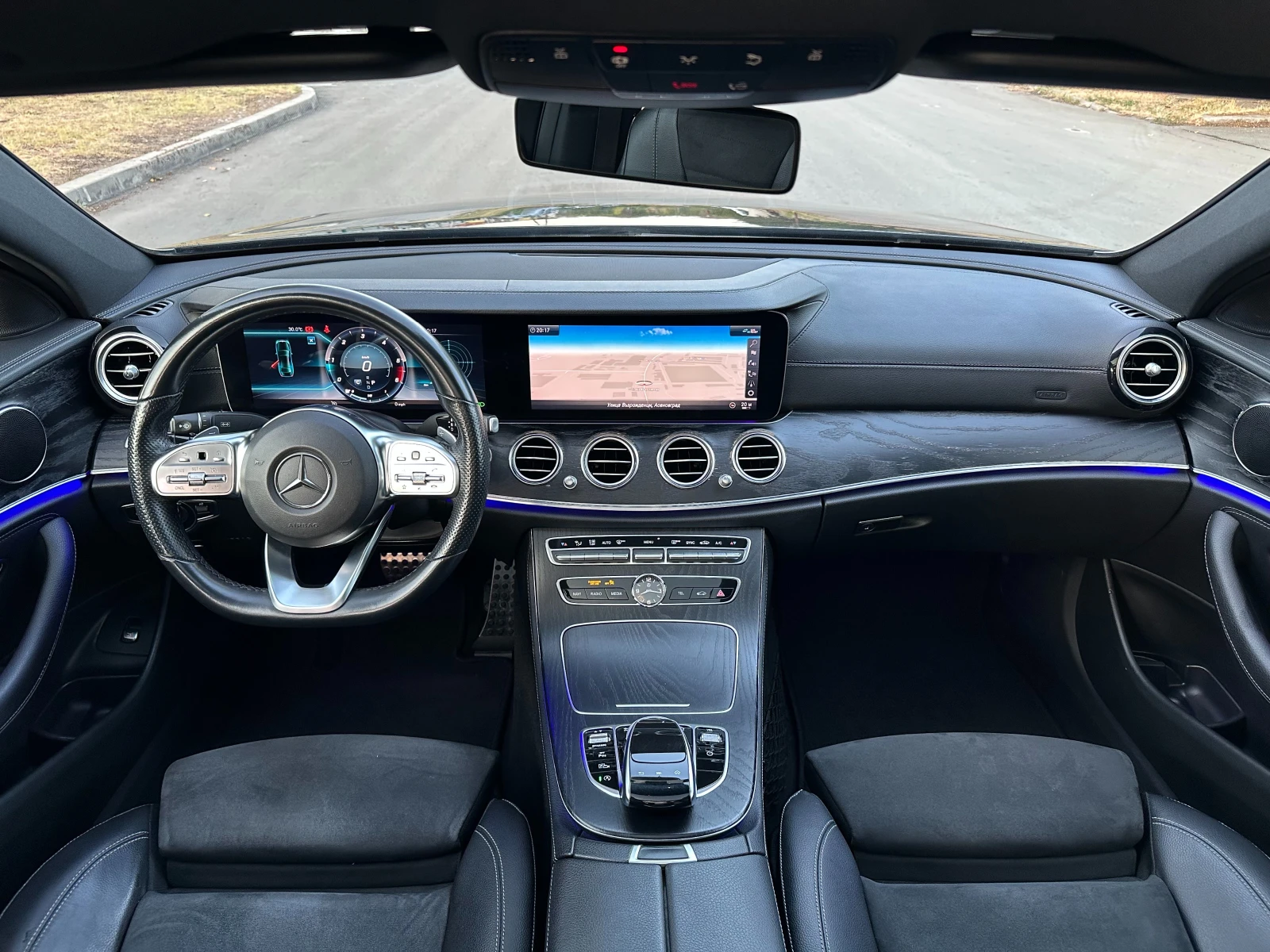 Mercedes-Benz E 220 d AMG PREMIUM 2020г. ПАНОРАМА* 360-КАМ СЕРВ.ИСТОРИ - изображение 9