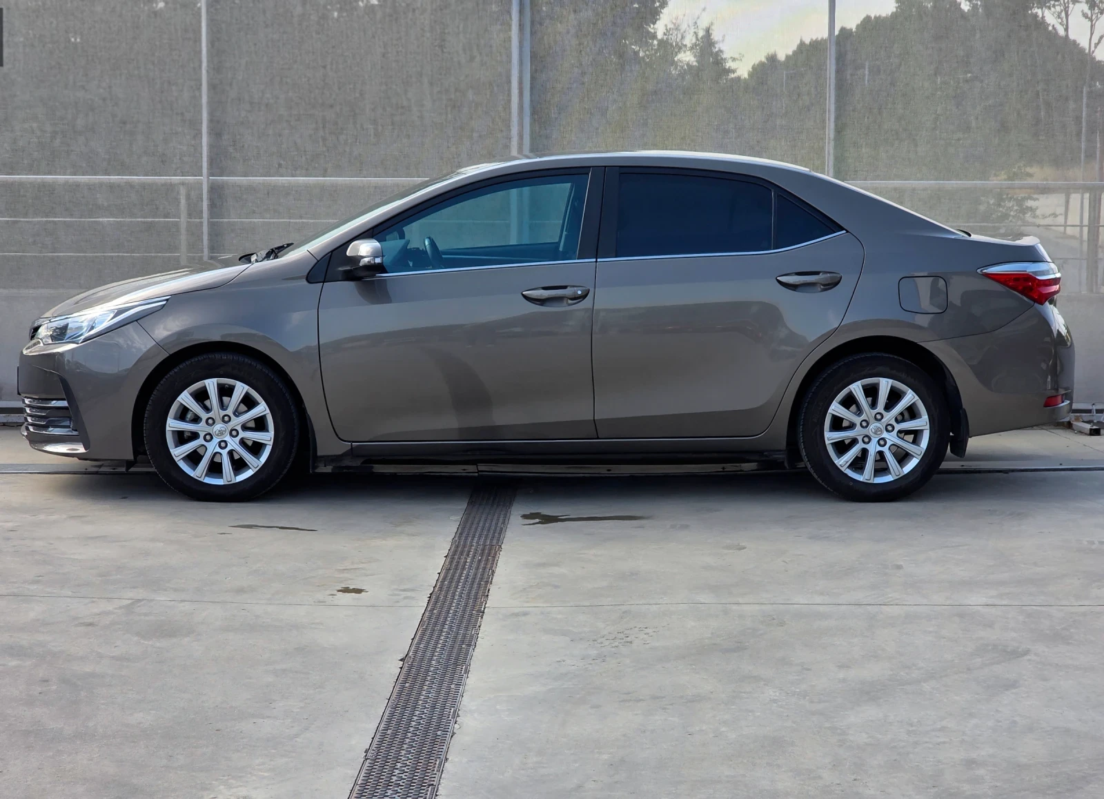 Toyota Corolla 1.6 Automatic Гаранция! - изображение 3