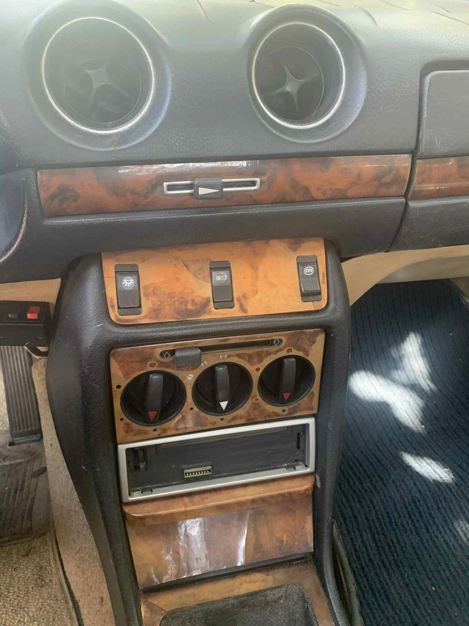 Mercedes-Benz 230 W123 CE - изображение 9