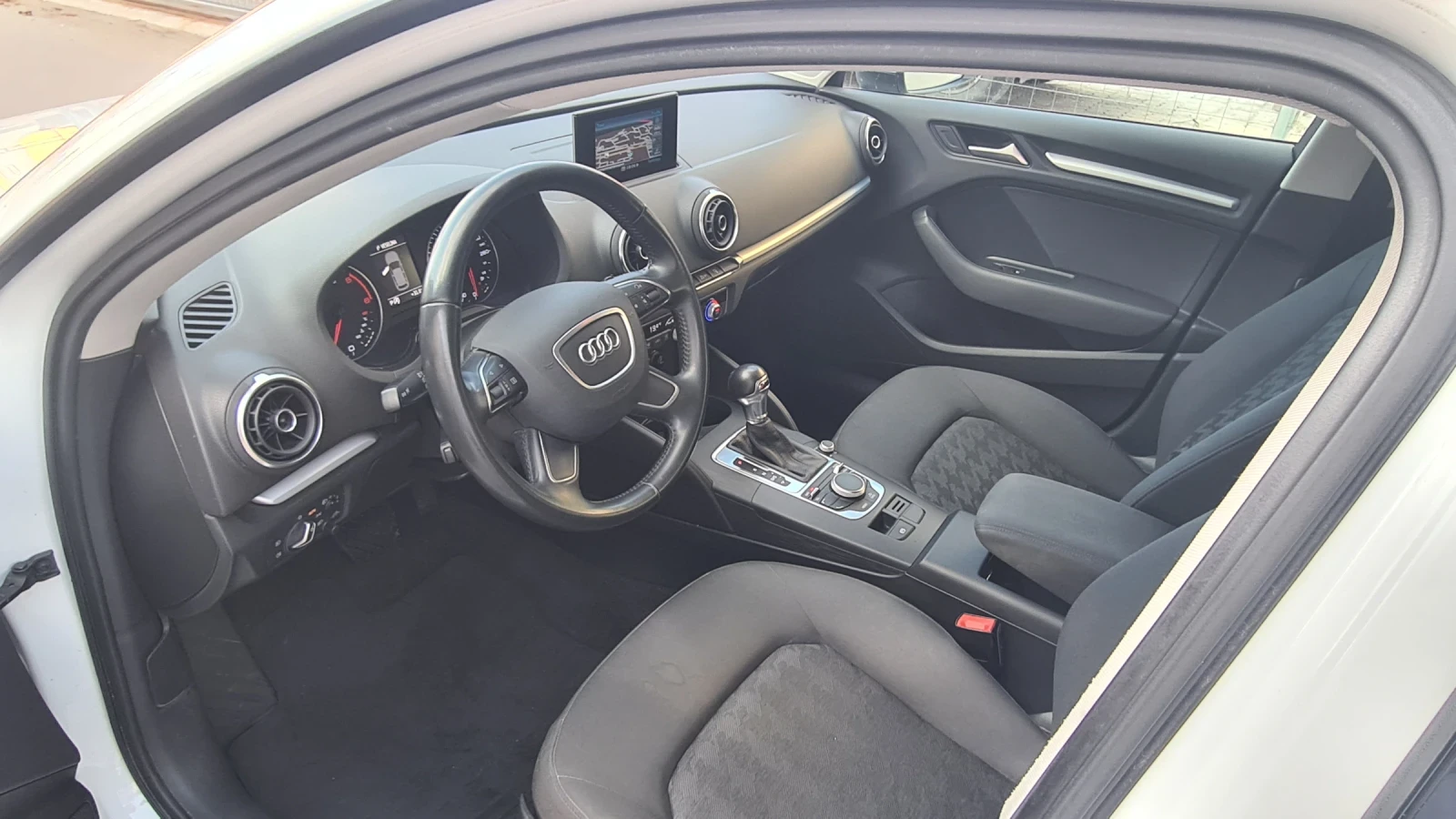 Audi A3 TDI Aitomat, снимка 6 - Автомобили и джипове - 53658926
