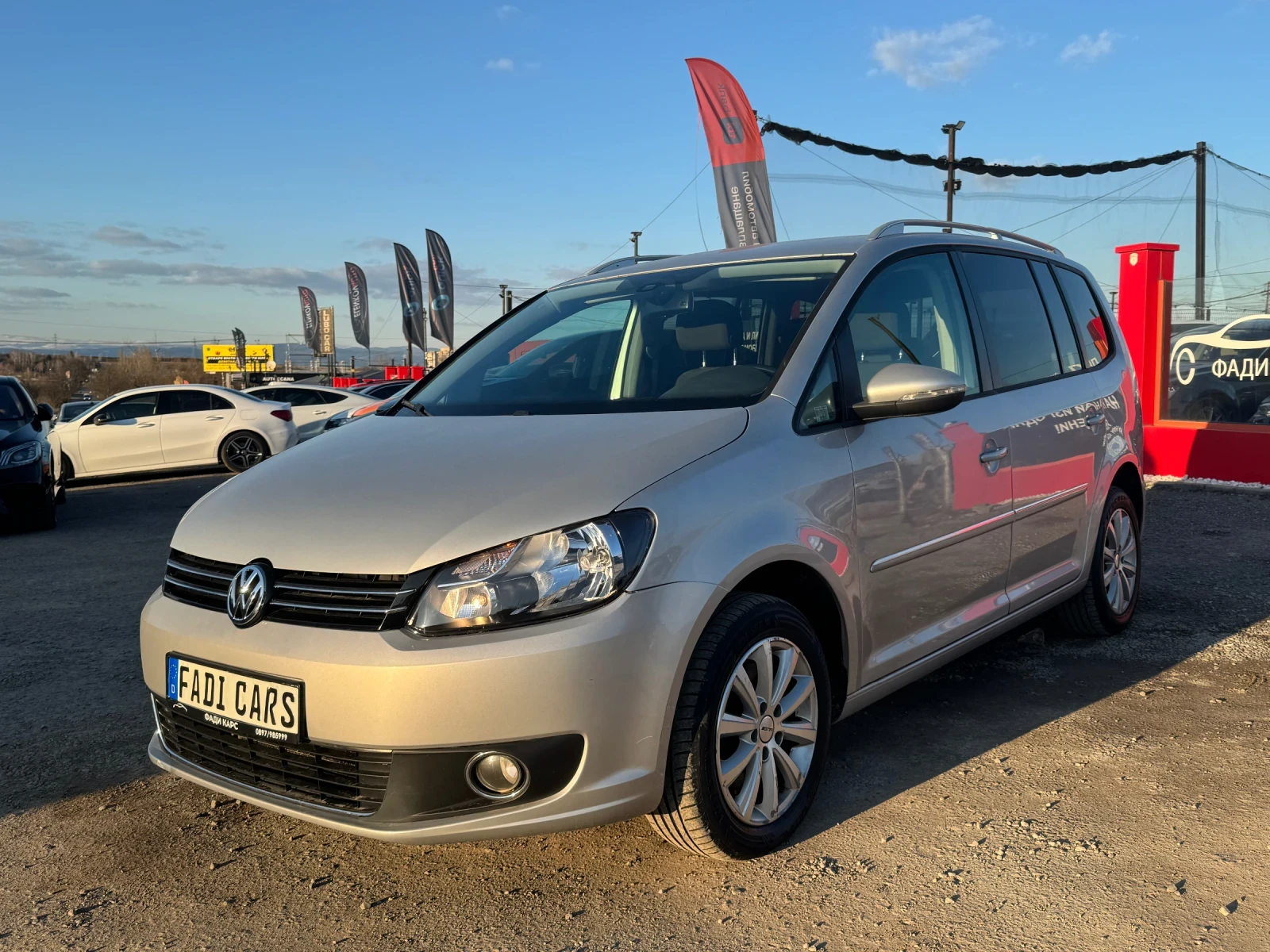 VW Touran ТОП* СОБСТВЕН ЛИЗИНГ, снимка 3 - Автомобили и джипове - 53796167