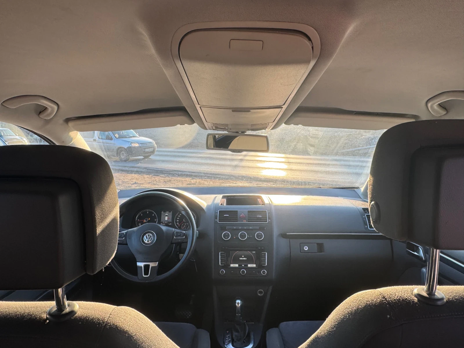 VW Touran ТОП* СОБСТВЕН ЛИЗИНГ, снимка 12 - Автомобили и джипове - 53796167