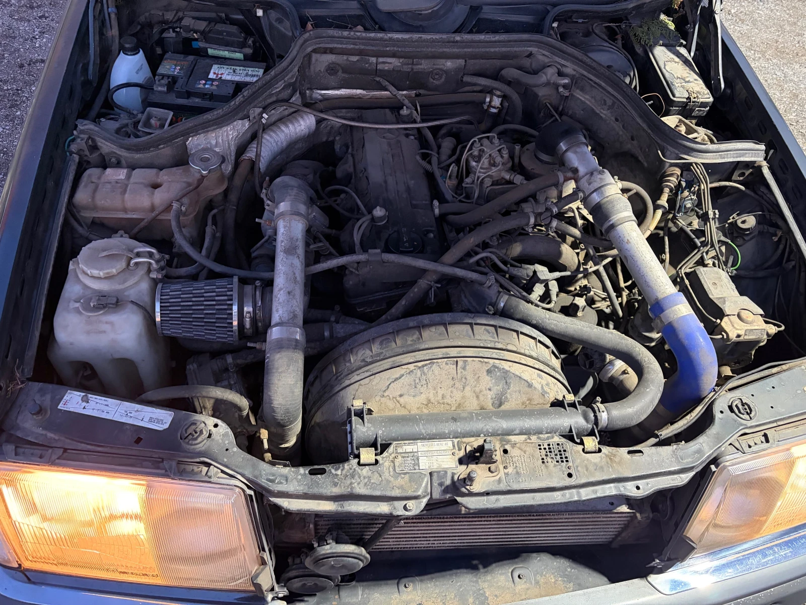 Mercedes-Benz 124 Turbo, снимка 14 - Автомобили и джипове - 53776320