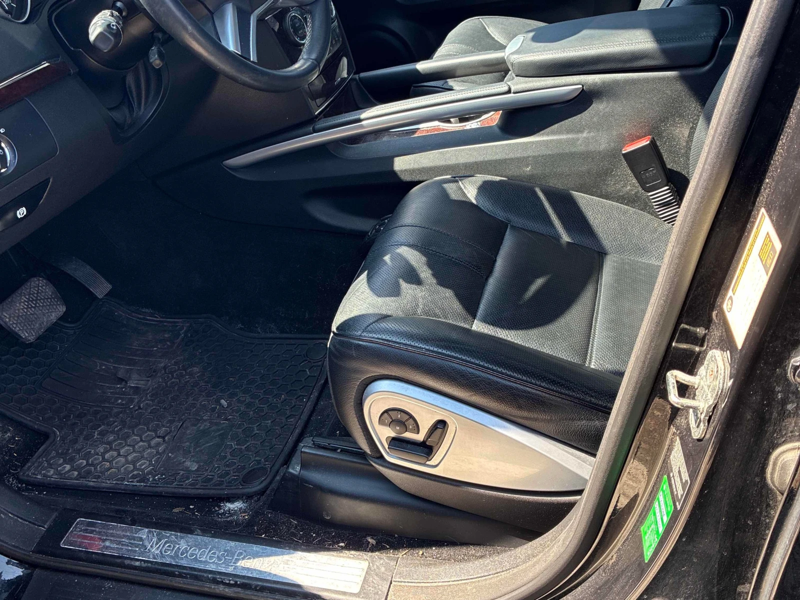 Mercedes-Benz ML 550 AMG ОБДУХВАНЕ PANO AIRMATIC БЕЗ ИНЦИДЕНТ , снимка 10 - Автомобили и джипове - 54138303