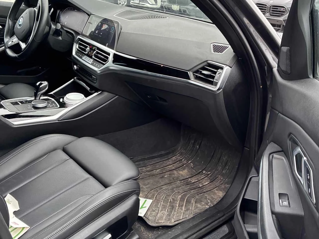 BMW 330 e xDrive/ШИБИДАХ/ОТ ПРЕДСТАВИТЕЛСТВО, снимка 11 - Автомобили и джипове - 54171642