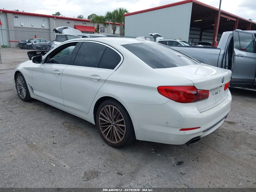 BMW 540 * DISTRONIC * 360 * HARMAN KARDON, снимка 4 - Автомобили и джипове - 54369054