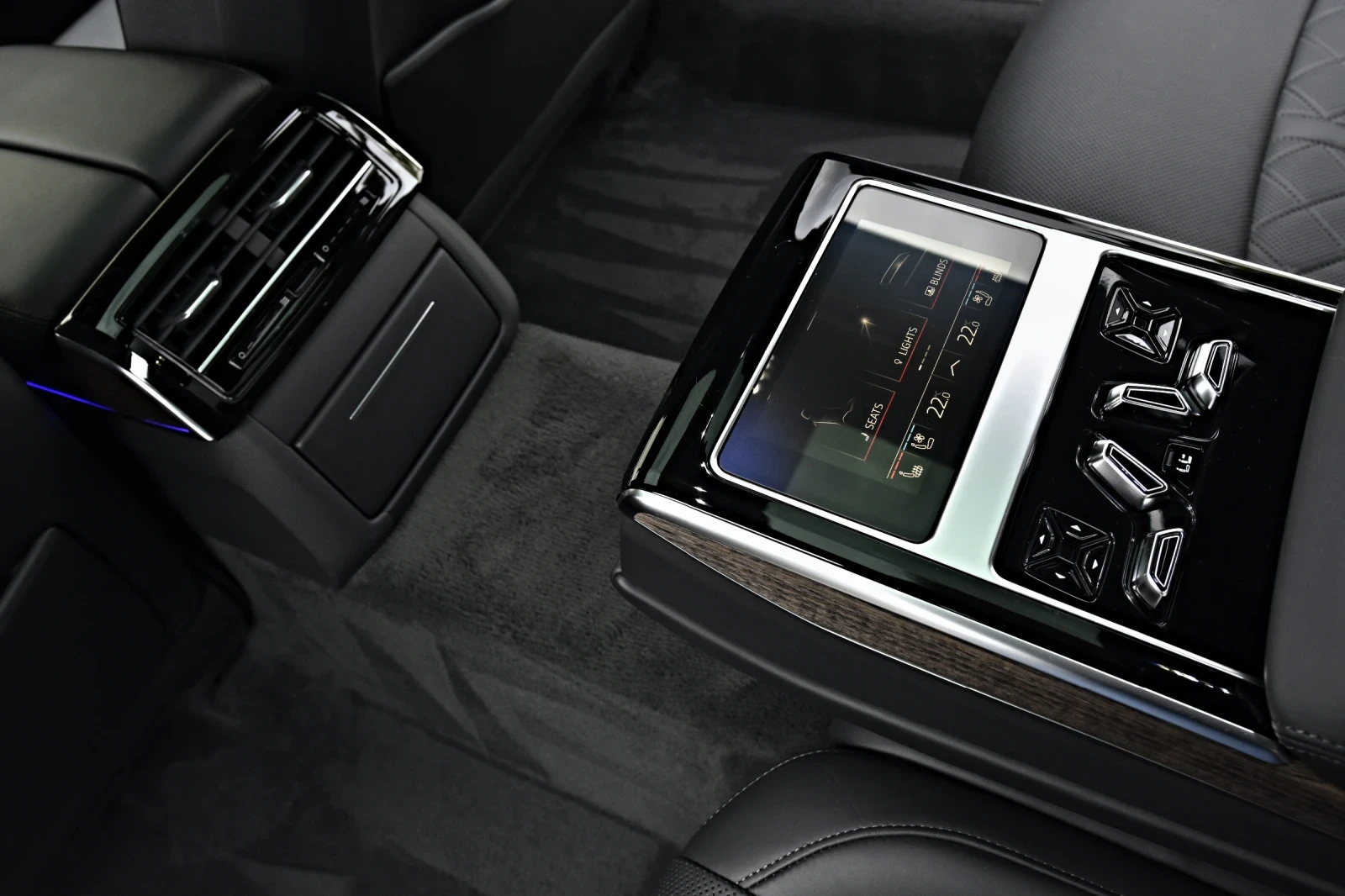 Audi A8 5.5 TFSI LONG FACELIFT* S-LINE* RS* DIGITAL OLED , снимка 16 - Автомобили и джипове - 54954877