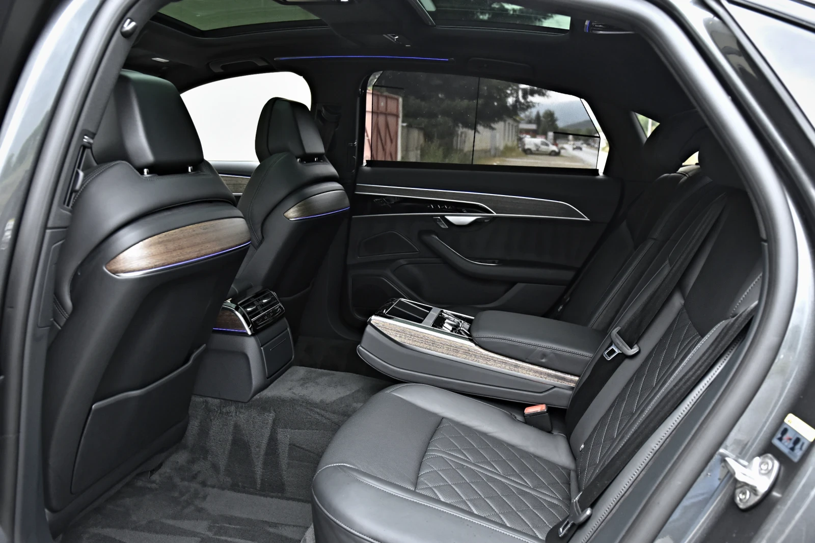 Audi A8 5.5 TFSI LONG FACELIFT* S-LINE* RS* DIGITAL OLED , снимка 15 - Автомобили и джипове - 54954877