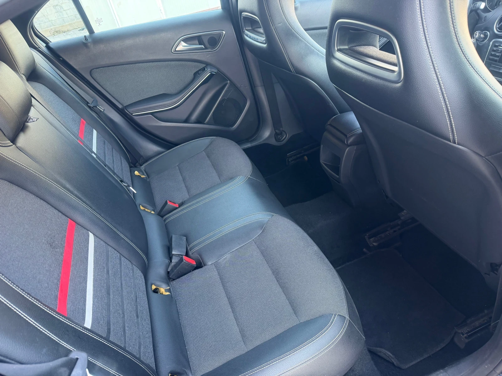 Mercedes-Benz A 180 1.2, снимка 12 - Автомобили и джипове - 55611329