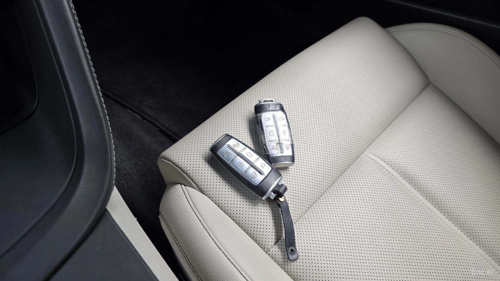 Genesis G70 2.0T* 4WD* КОЖА* ПОДГРЕВ* КАМЕРА* NAVI* LED* , снимка 17 - Автомобили и джипове - 55665615