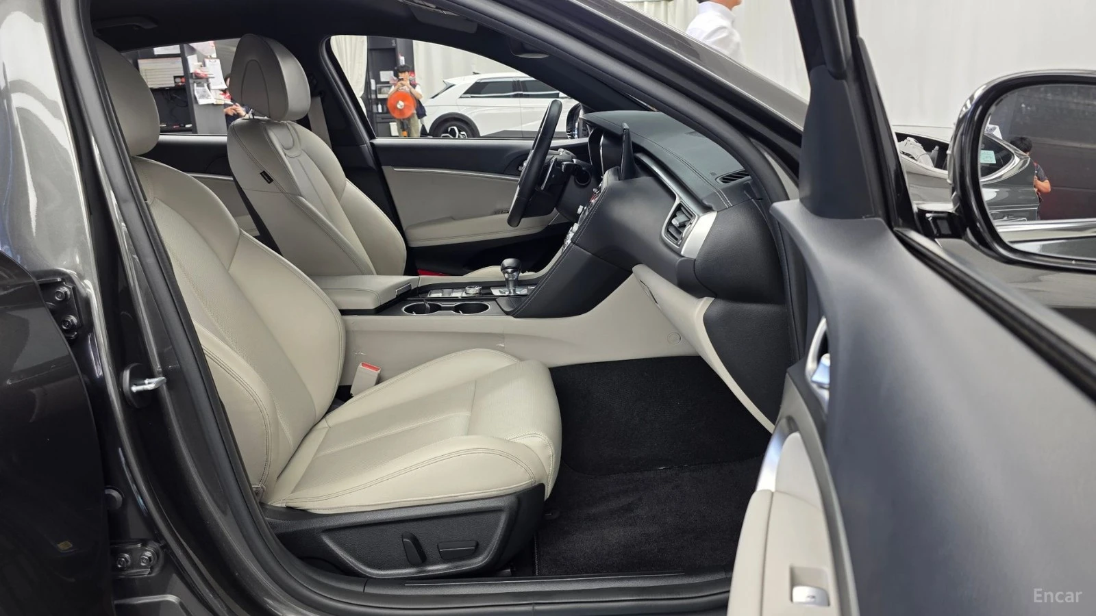 Genesis G70 2.0T* 4WD* КОЖА* ПОДГРЕВ* КАМЕРА* NAVI* LED* , снимка 10 - Автомобили и джипове - 55665615