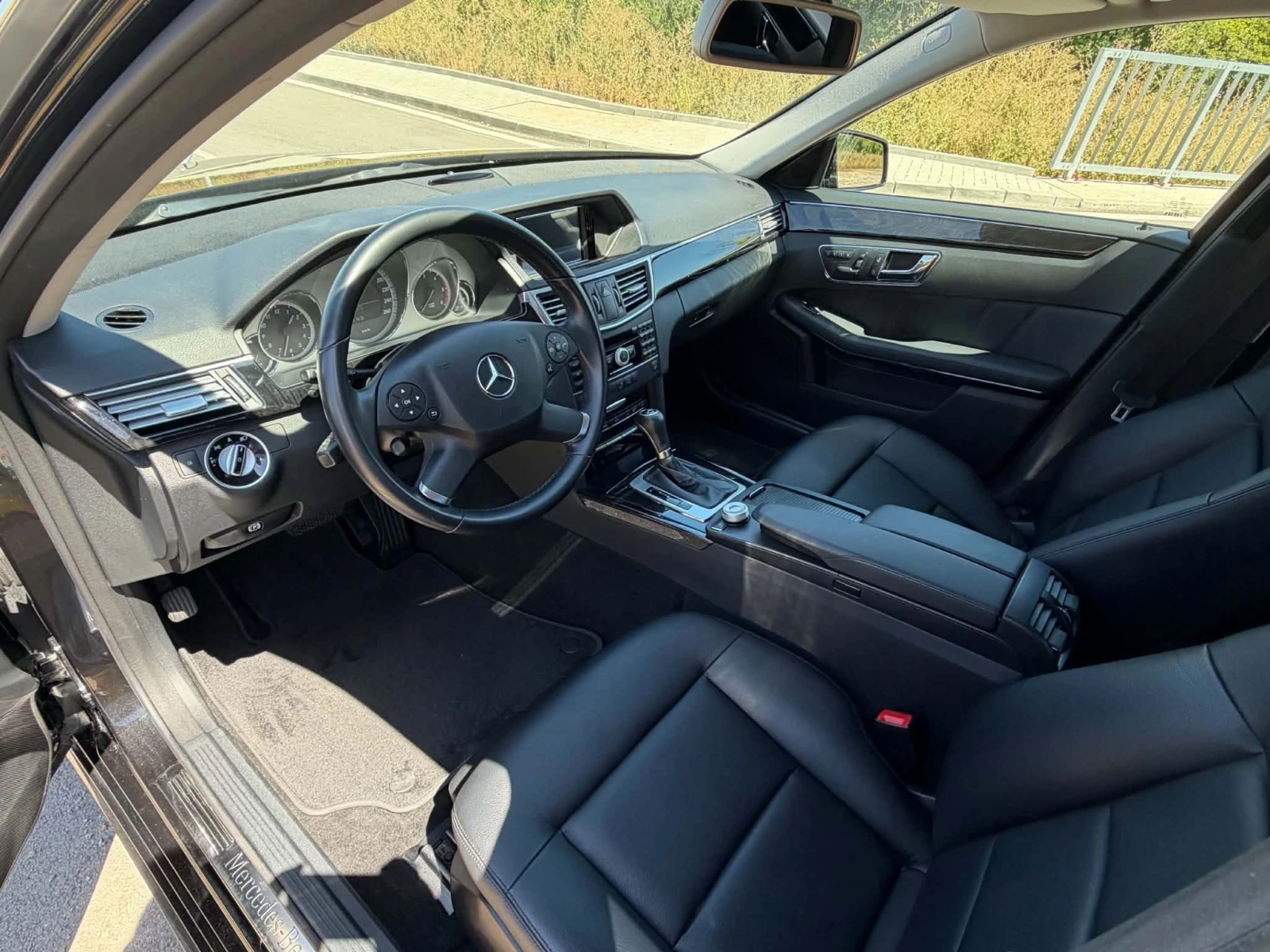 Mercedes-Benz E 220 AVANTGARDE, снимка 5 - Автомобили и джипове - 55676123