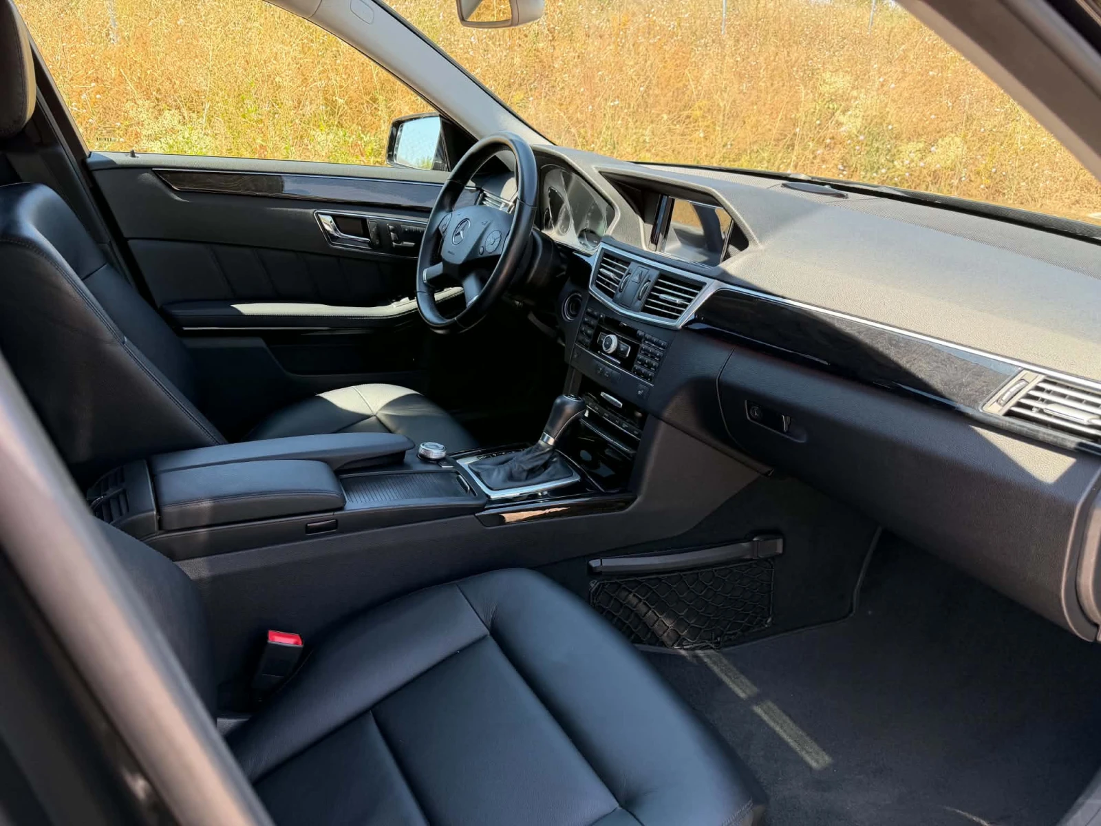 Mercedes-Benz E 220 AVANTGARDE, снимка 11 - Автомобили и джипове - 55676123