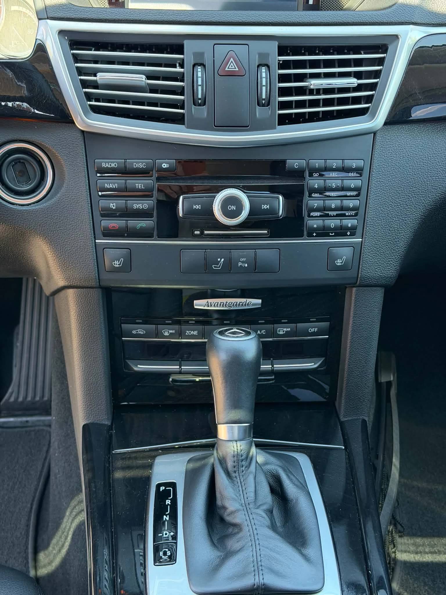 Mercedes-Benz E 220 AVANTGARDE, снимка 13 - Автомобили и джипове - 55676123