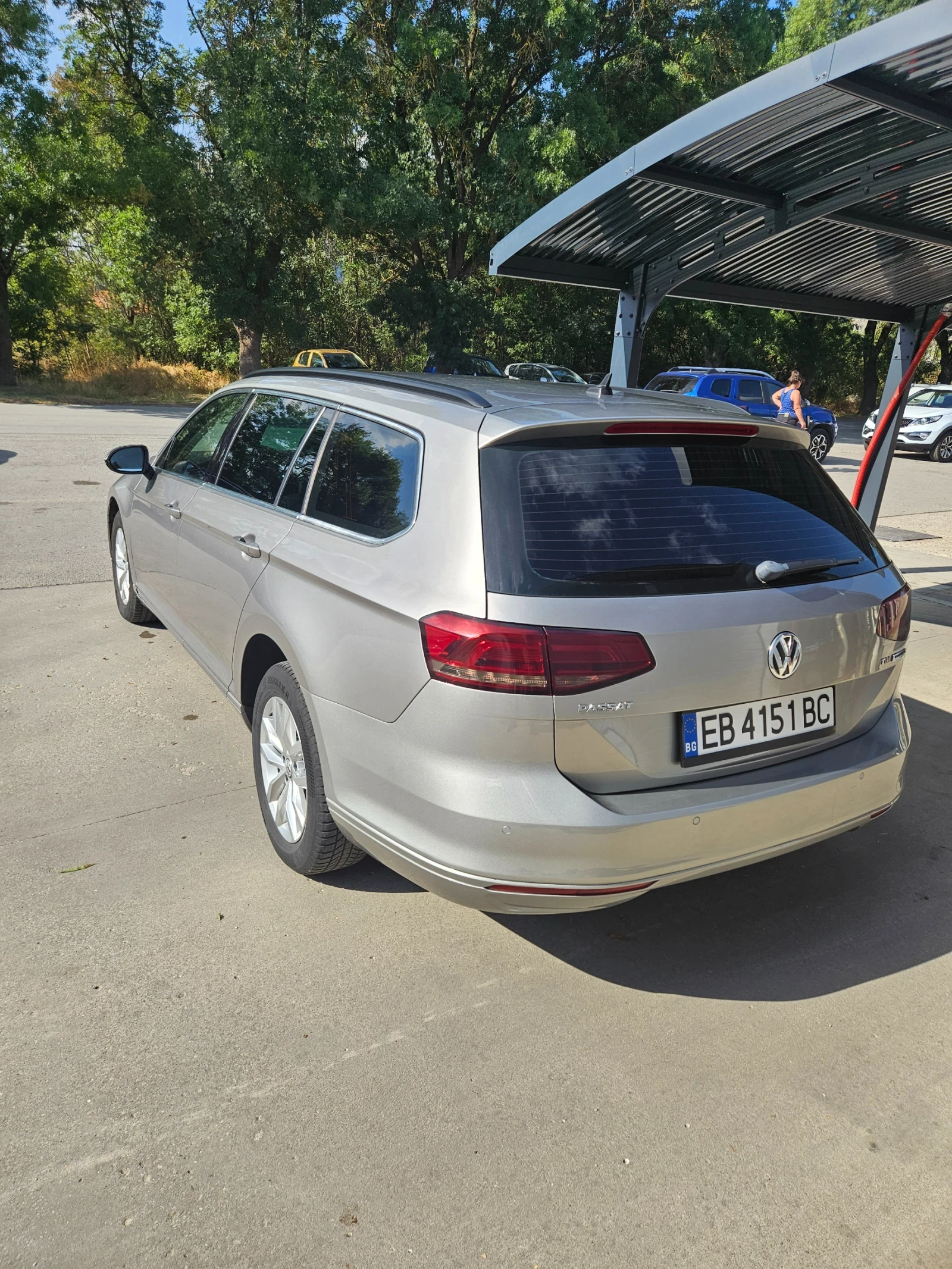 VW Passat 1.6 , снимка 4 - Автомобили и джипове - 55836547