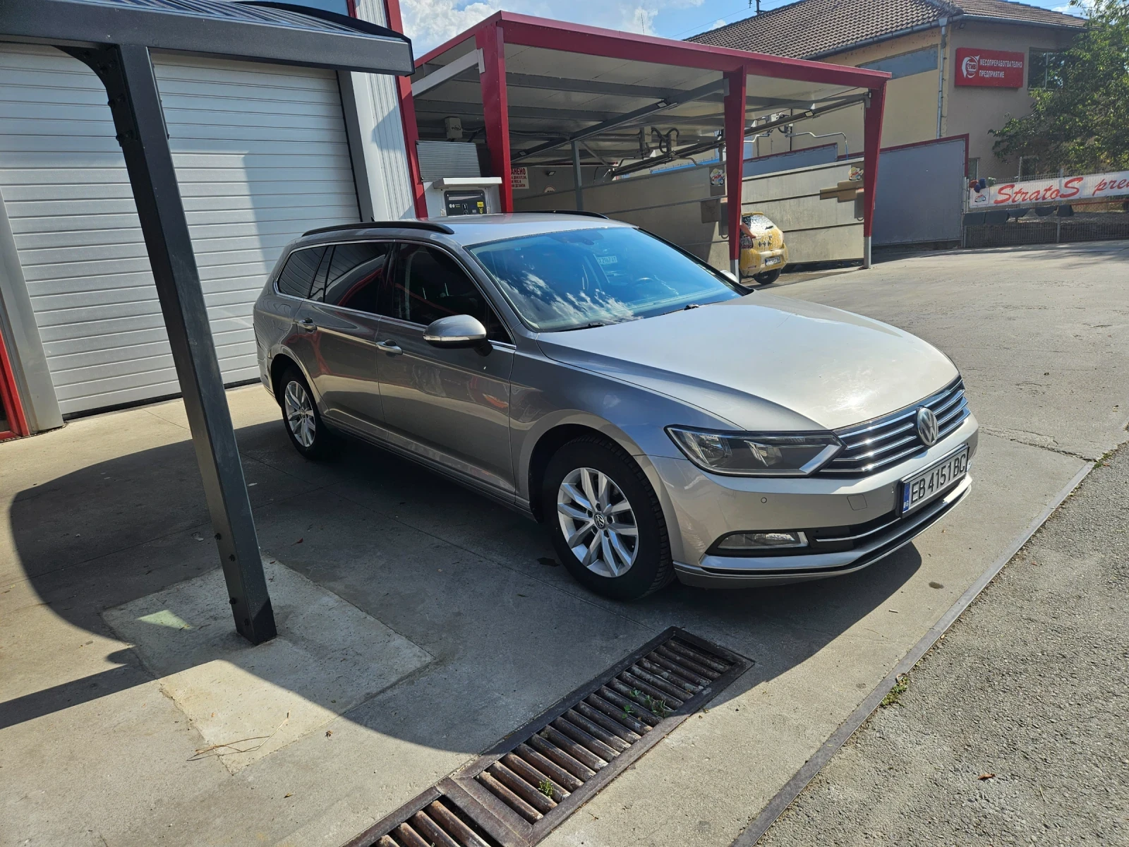 VW Passat 1.6 , снимка 2 - Автомобили и джипове - 55836547