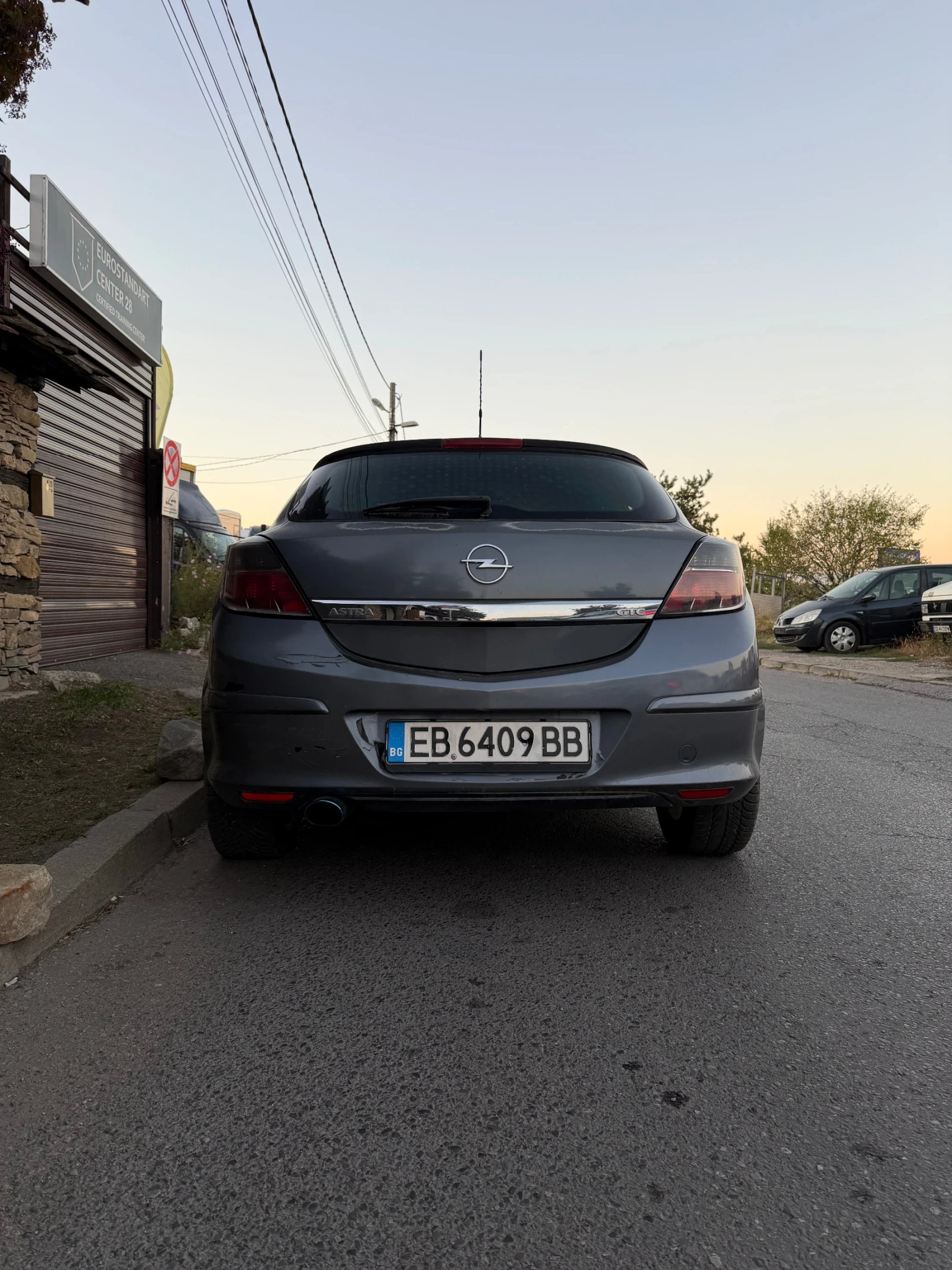 Opel Astra 1.9GTC, снимка 7 - Автомобили и джипове - 56007263