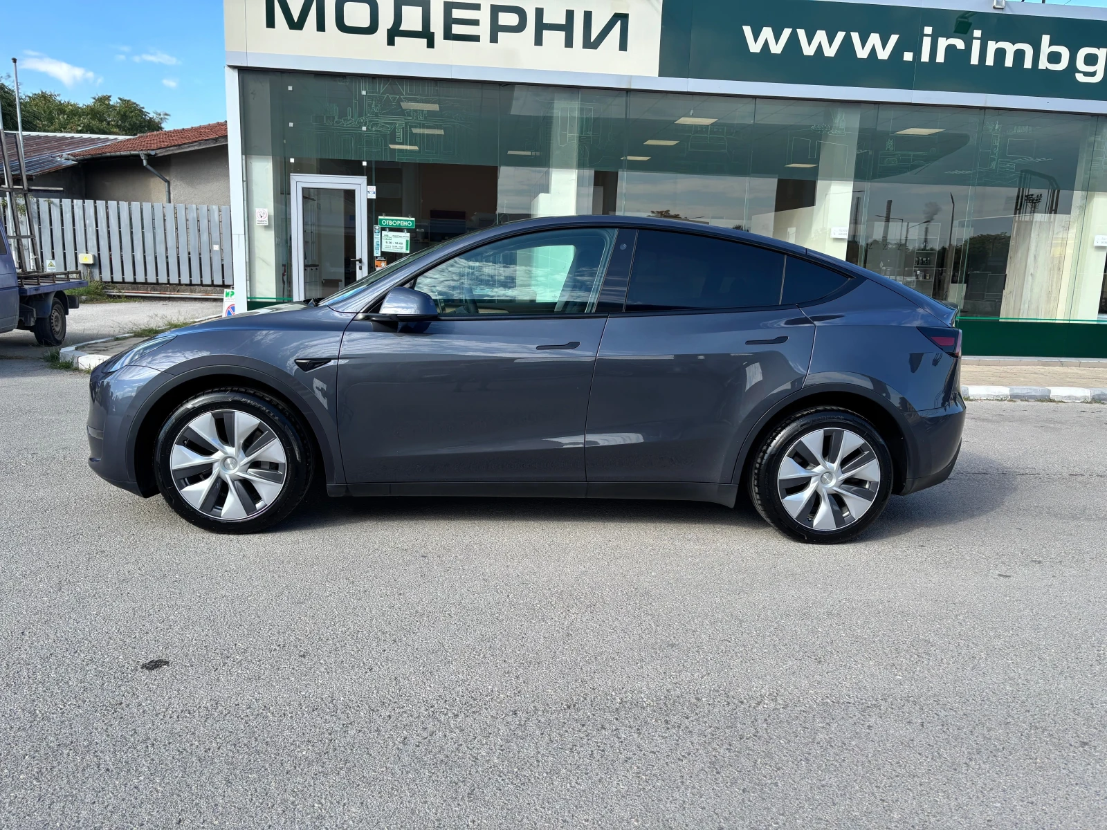 Tesla Model Y LR/4x4/Европа/В гарнция до 2030г., снимка 3 - Автомобили и джипове - 56111165