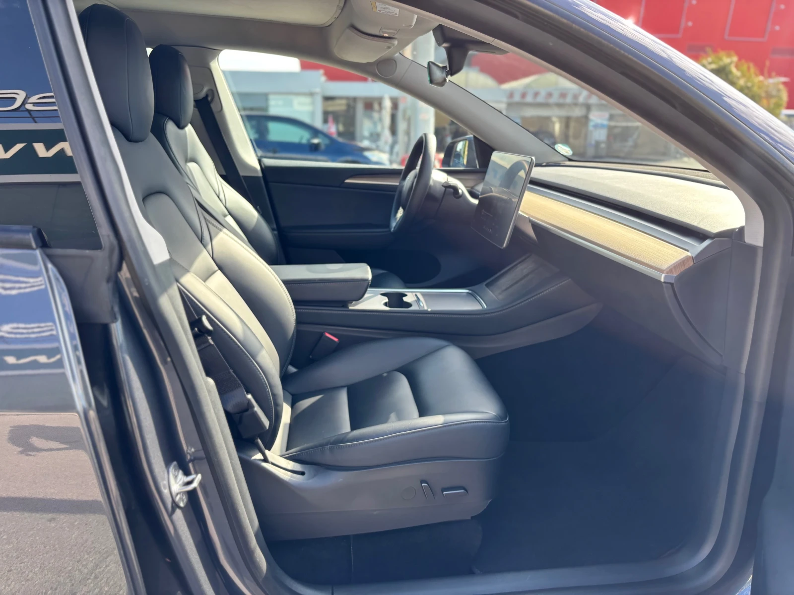 Tesla Model Y LR/4x4/Европа/В гарнция до 2030г., снимка 9 - Автомобили и джипове - 56111165