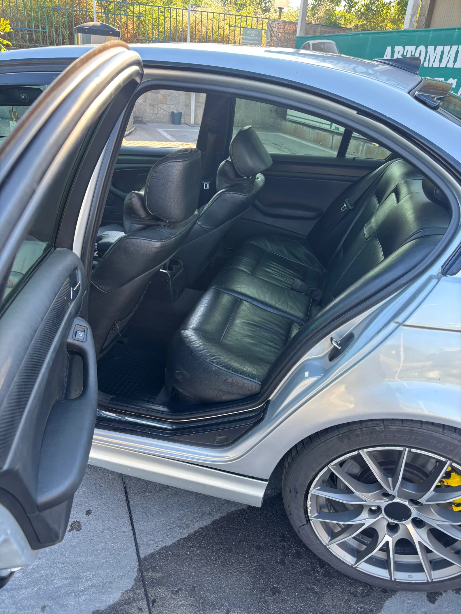 BMW 330, снимка 3 - Автомобили и джипове - 56340937