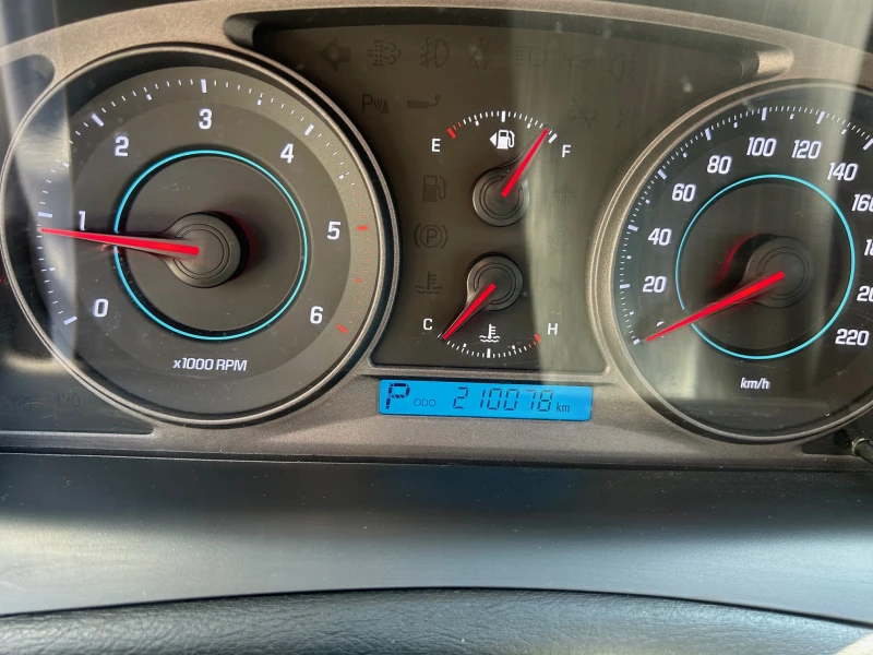 Chevrolet Captiva LTZ, снимка 9 - Автомобили и джипове - 52850822