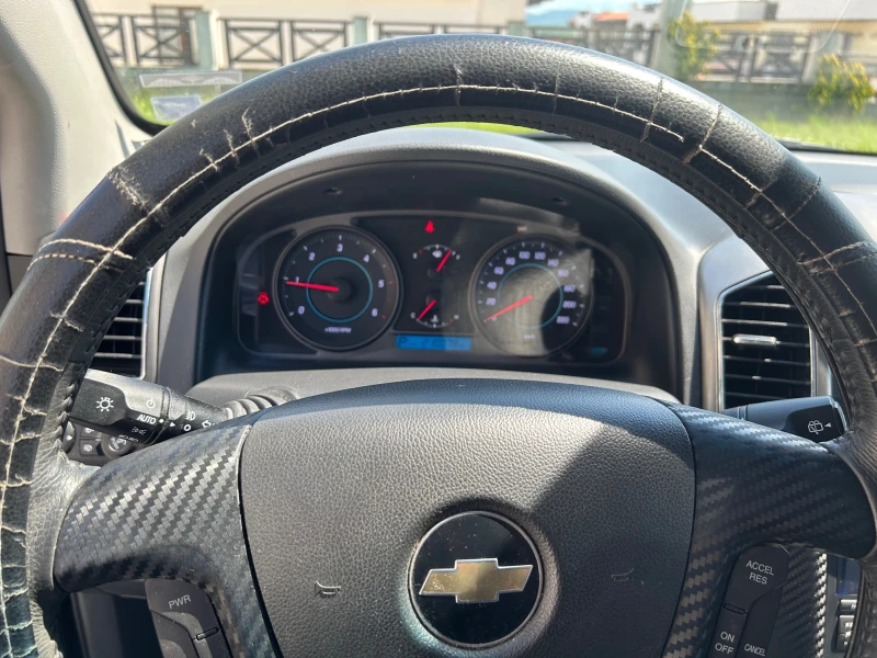 Chevrolet Captiva LTZ, снимка 8 - Автомобили и джипове - 52850822