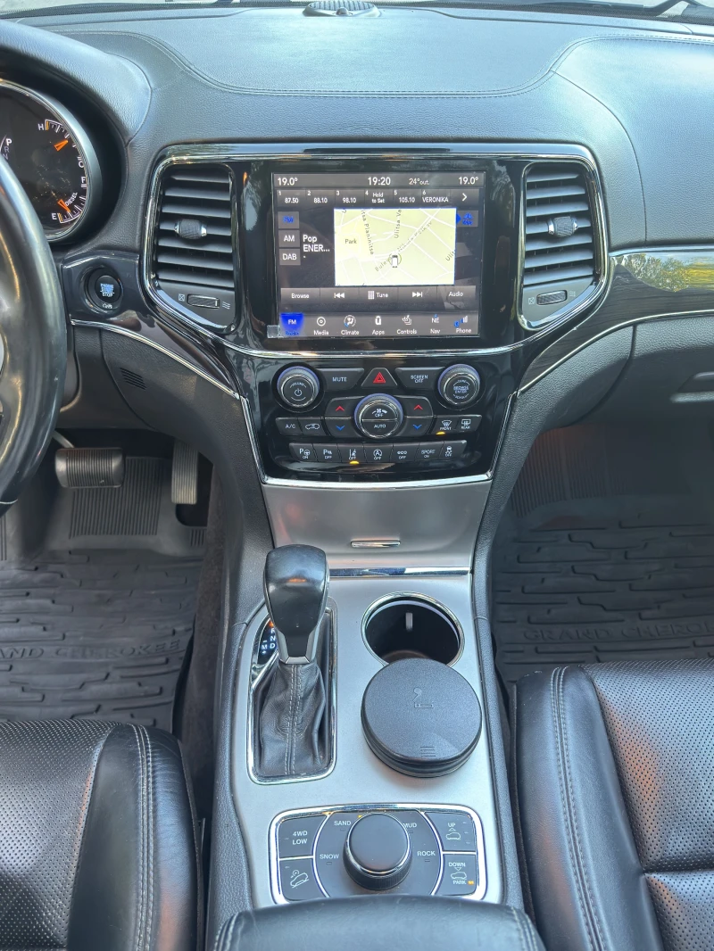 Jeep Grand cherokee, снимка 17 - Автомобили и джипове - 52498483