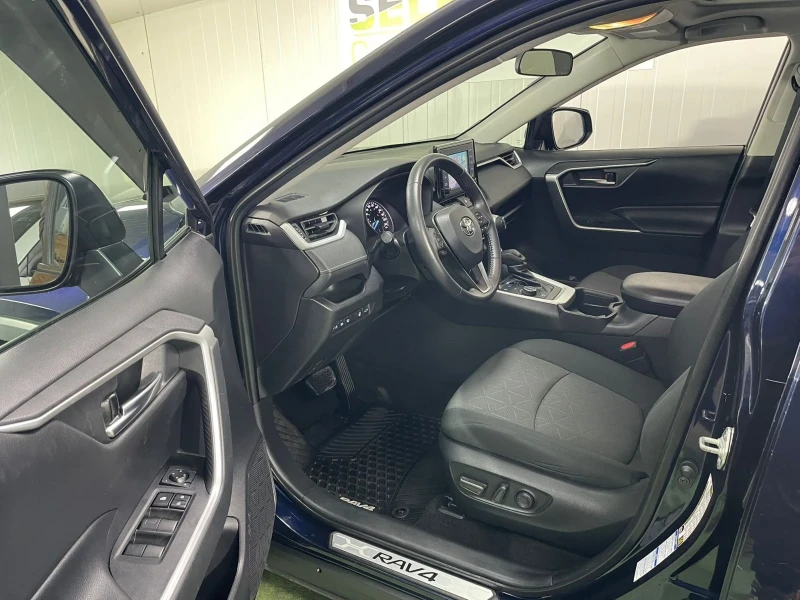 Toyota Rav4 - Hybrid-AWD-XLE, снимка 10 - Автомобили и джипове - 51893517