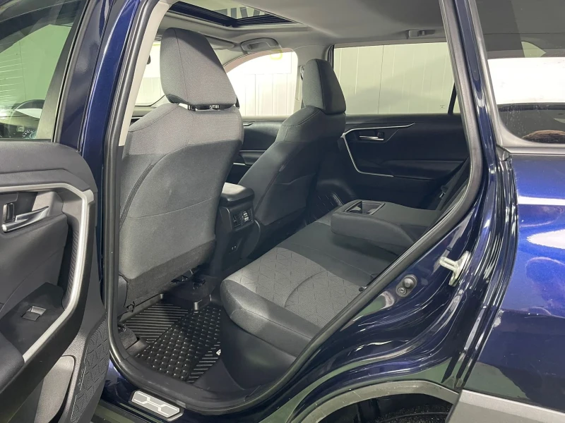 Toyota Rav4 - Hybrid-AWD-XLE, снимка 11 - Автомобили и джипове - 51893517