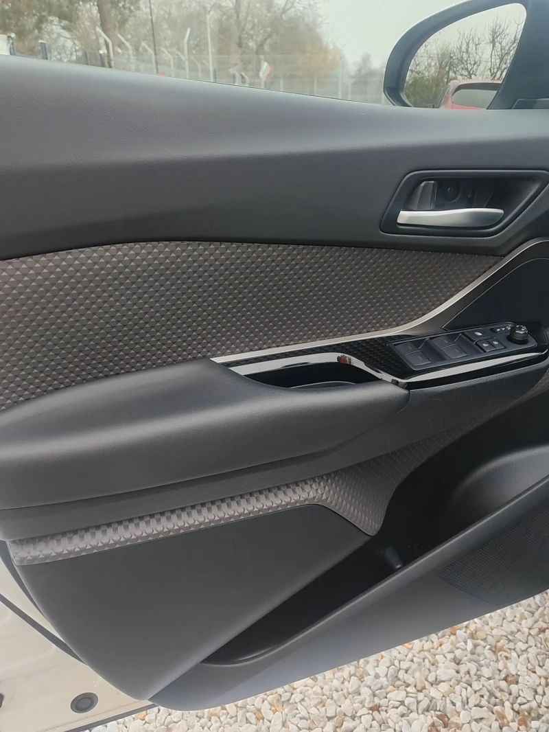 Toyota C-HR 1.8, 98к.с. GR, FULL, снимка 11 - Автомобили и джипове - 52662097