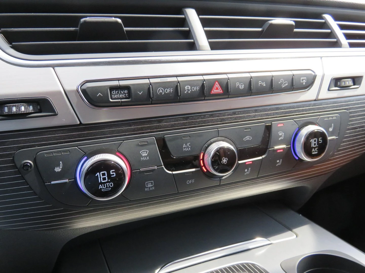 Audi Q7 3.0 TDI quattro Tiptronic, снимка 9 - Автомобили и джипове - 45900565