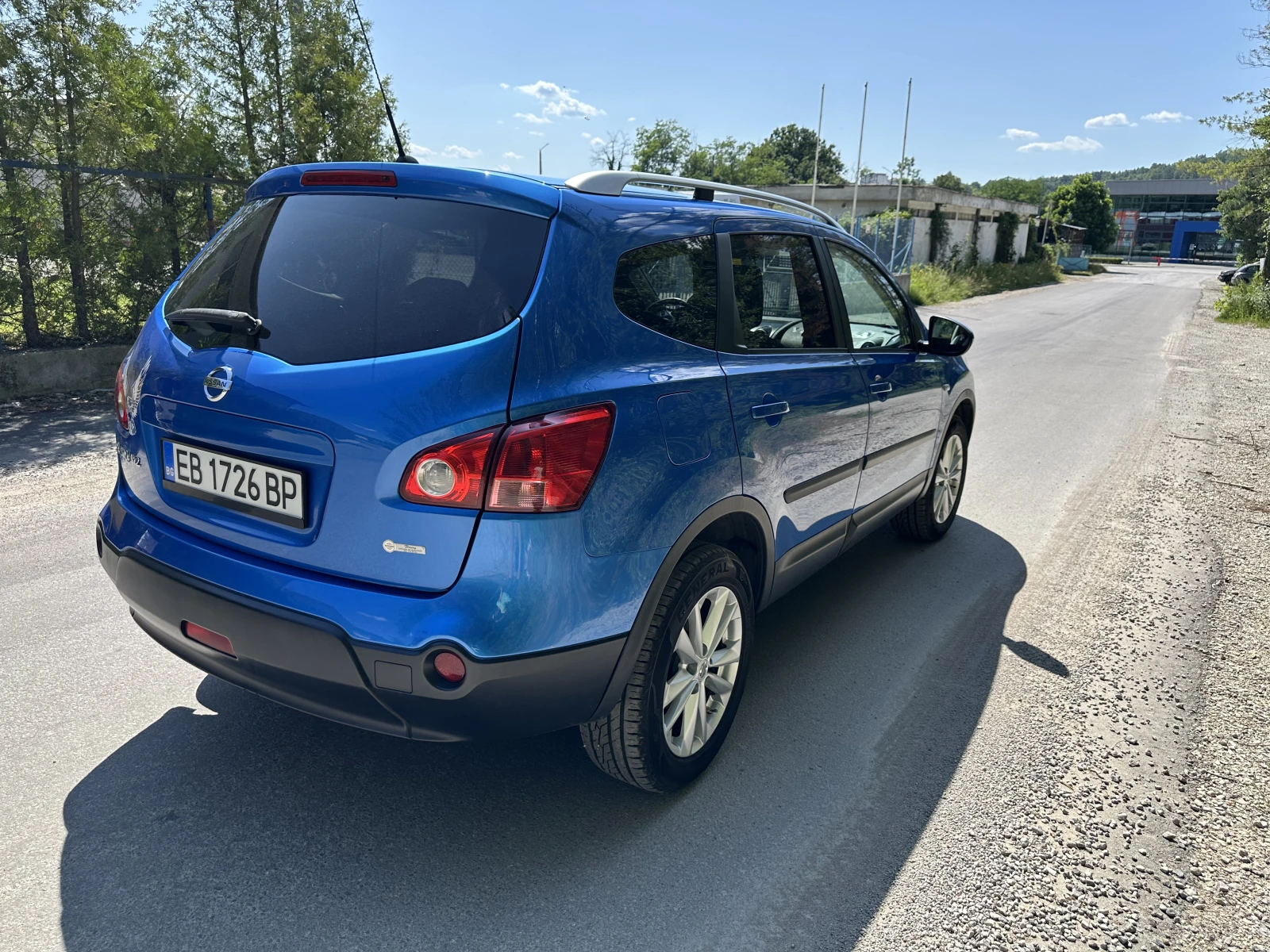 Nissan Qashqai + 2  4x4 2.0i  GAZ   - изображение 4