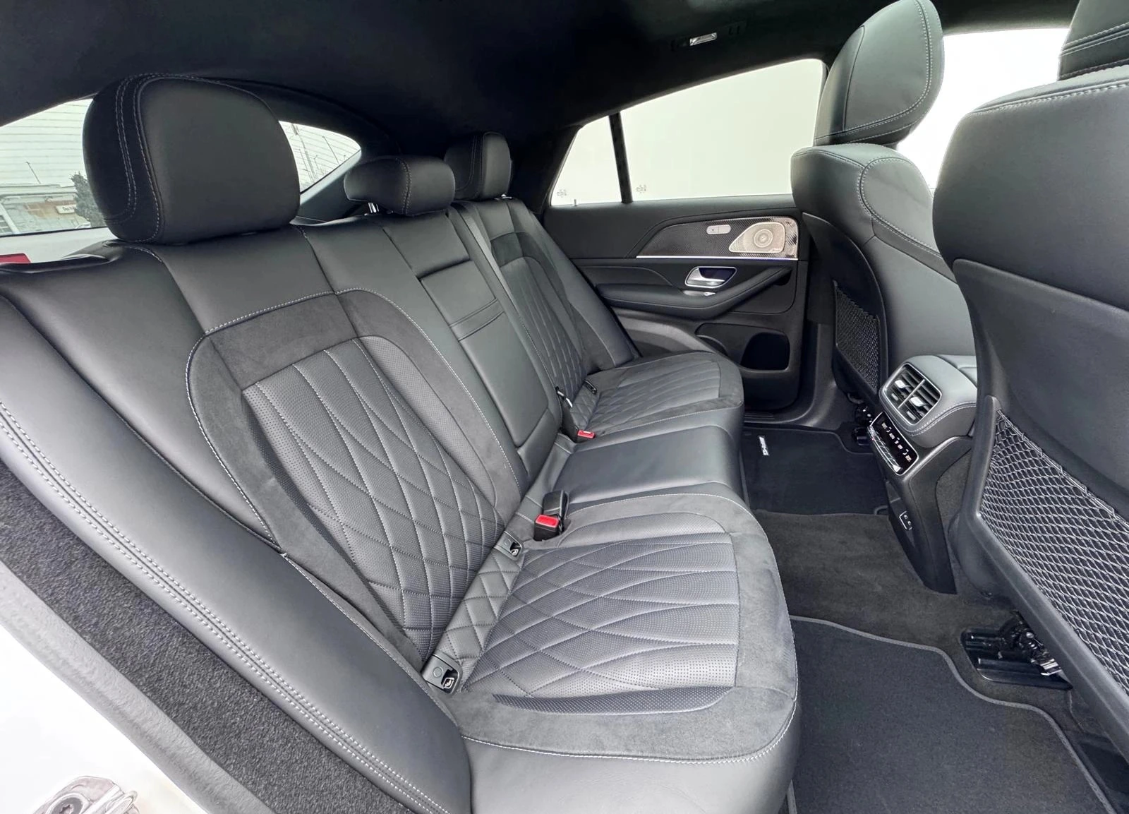 Mercedes-Benz GLE 63 S AMG V8 EQ Boost 4MATIC+ COUPE - изображение 8