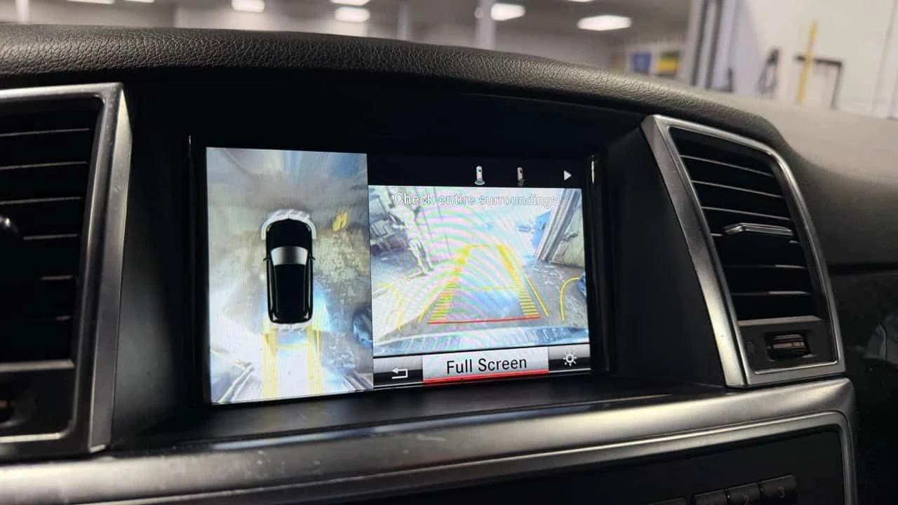 Mercedes-Benz ML 350 * BlueTEC * CARFAX * 360 Камери * Подгреви * , снимка 10 - Автомобили и джипове - 54045954