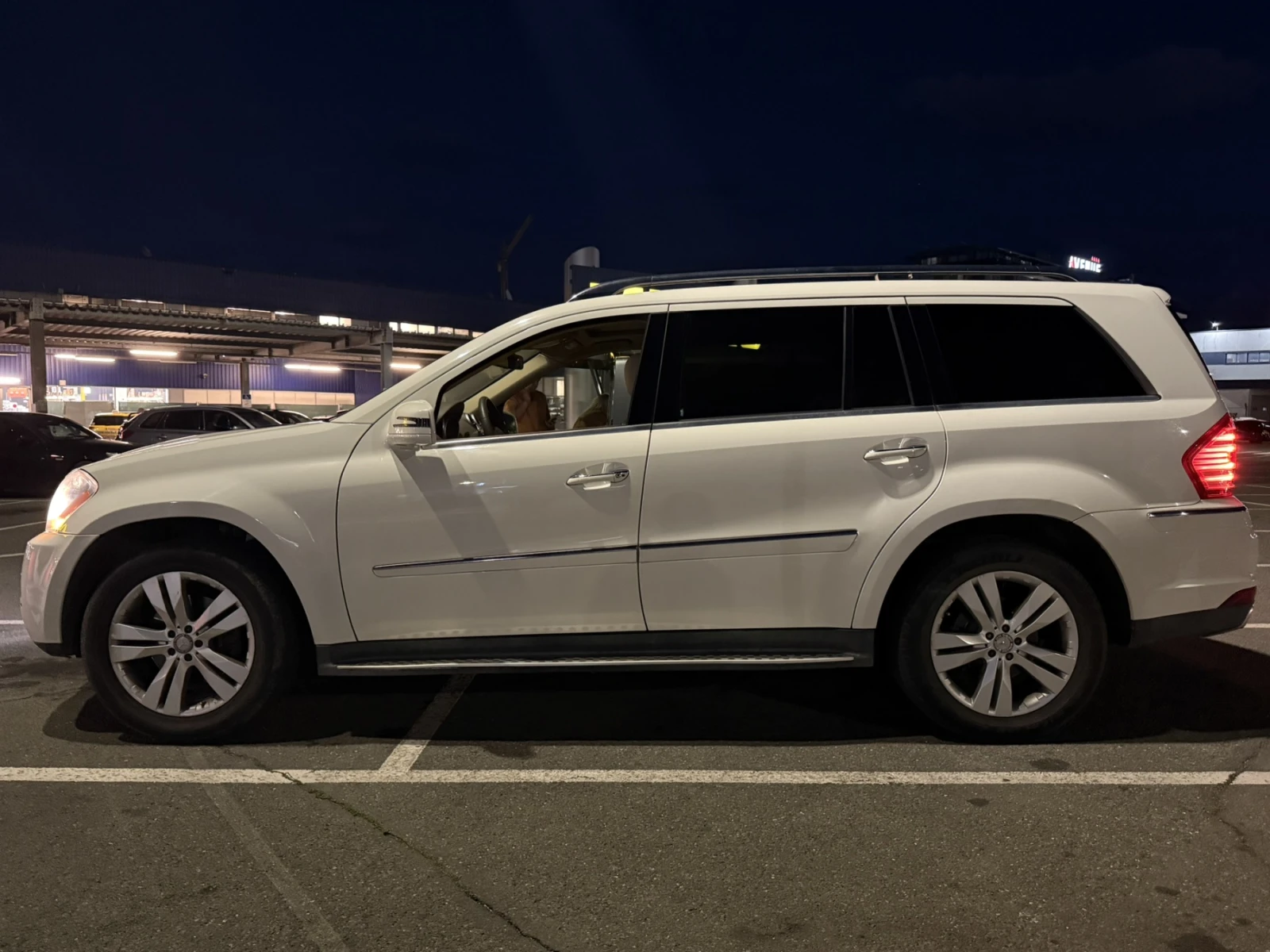 Mercedes-Benz GL 450 ЛИЗИНГ! 4.7 V8 Facelift 4MATIC, снимка 4 - Автомобили и джипове - 54777069