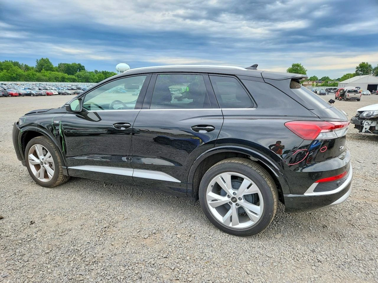 Audi Q4 E-Tron Prestige, снимка 2 - Автомобили и джипове - 55246197