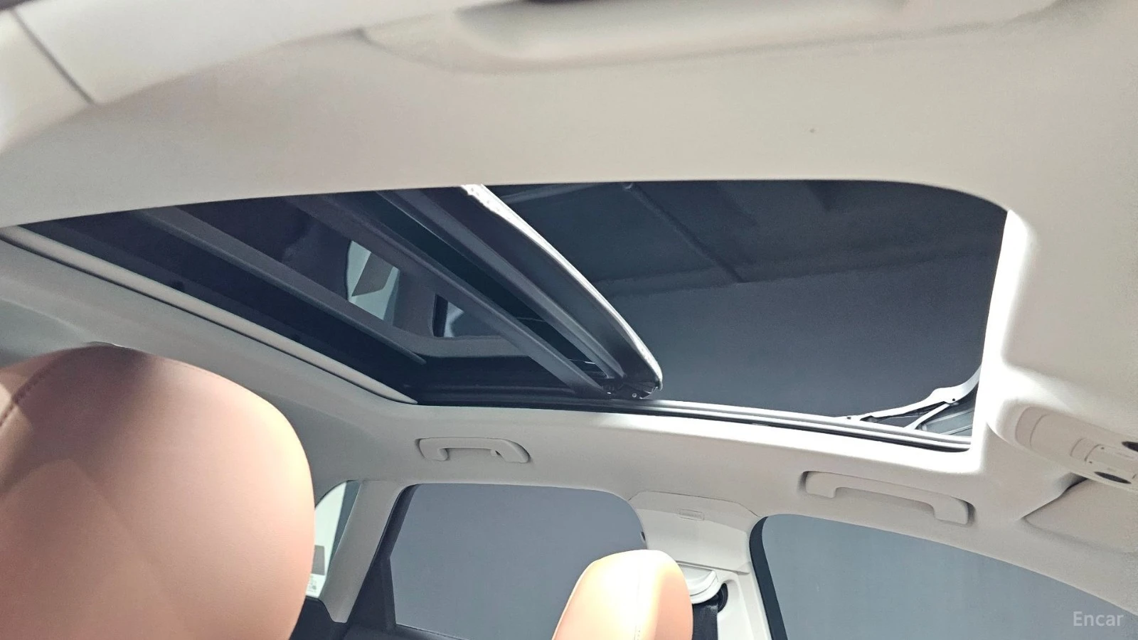 Audi Q3 40TFSI* QUATTRO* КОЖА* ПОДГРЕВ* ПАНО* КАМЕРА* LED*, снимка 17 - Автомобили и джипове - 55533039