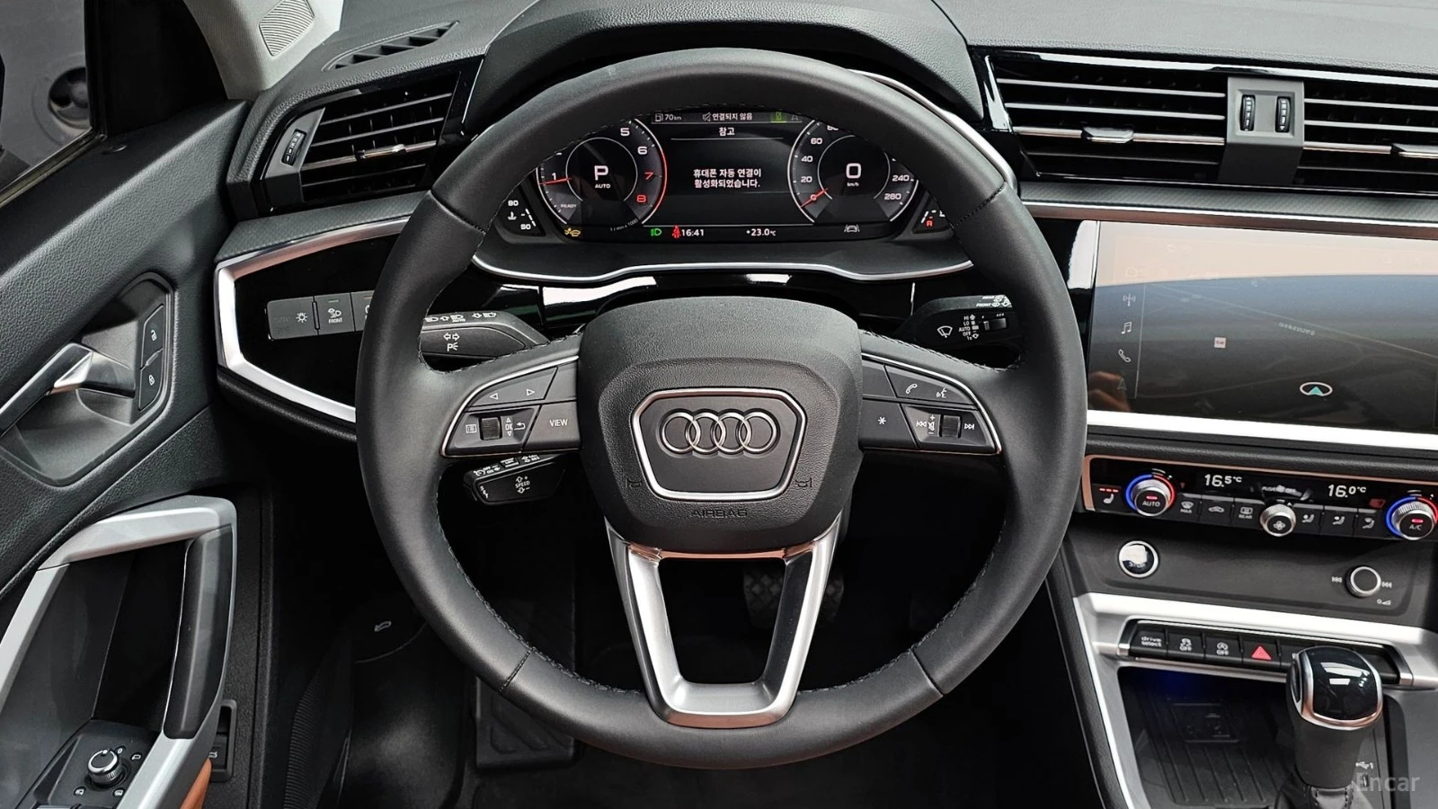 Audi Q3 40TFSI* QUATTRO* КОЖА* ПОДГРЕВ* ПАНО* КАМЕРА* LED*, снимка 12 - Автомобили и джипове - 55533039
