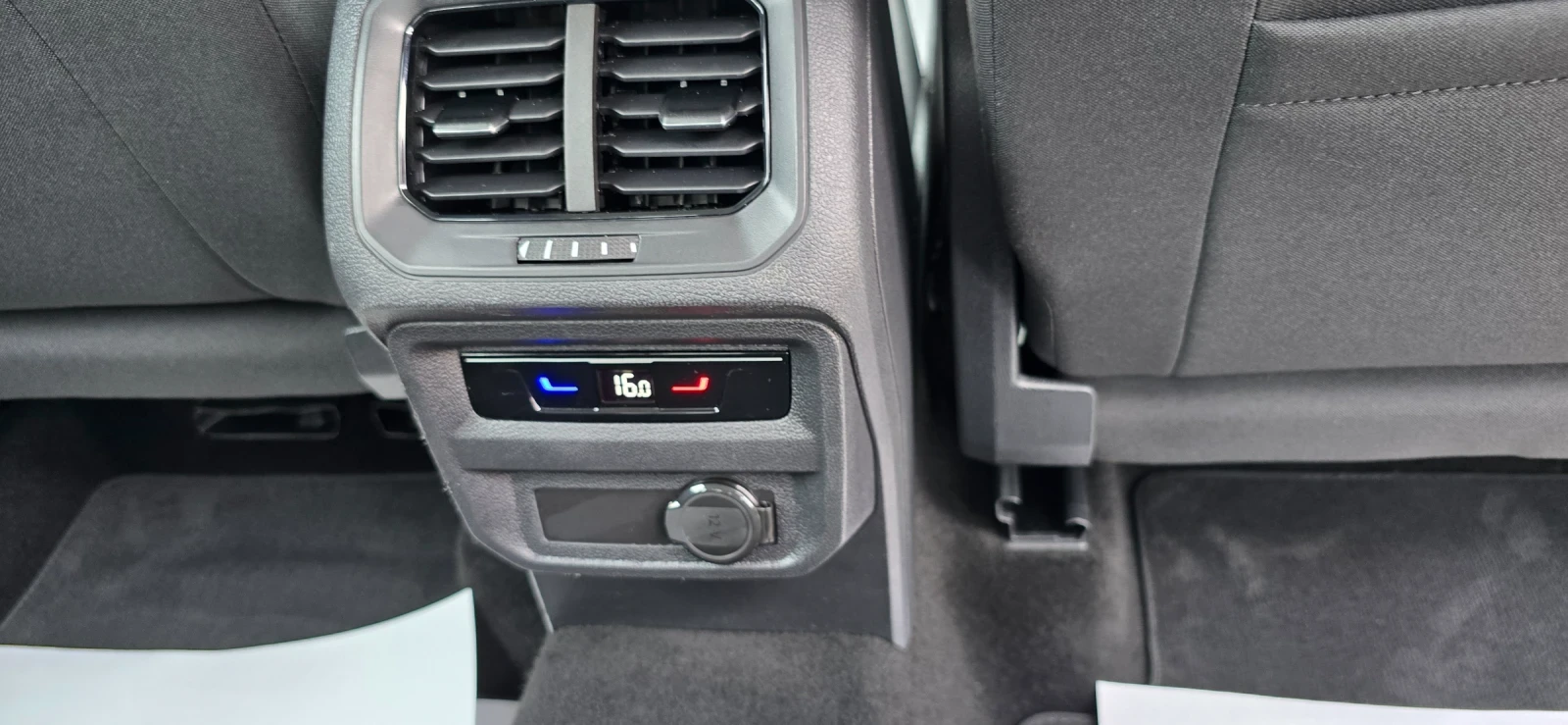 VW Tiguan 2, 0 TDI SCR 4MOTION DSG, снимка 16 - Автомобили и джипове - 55946446