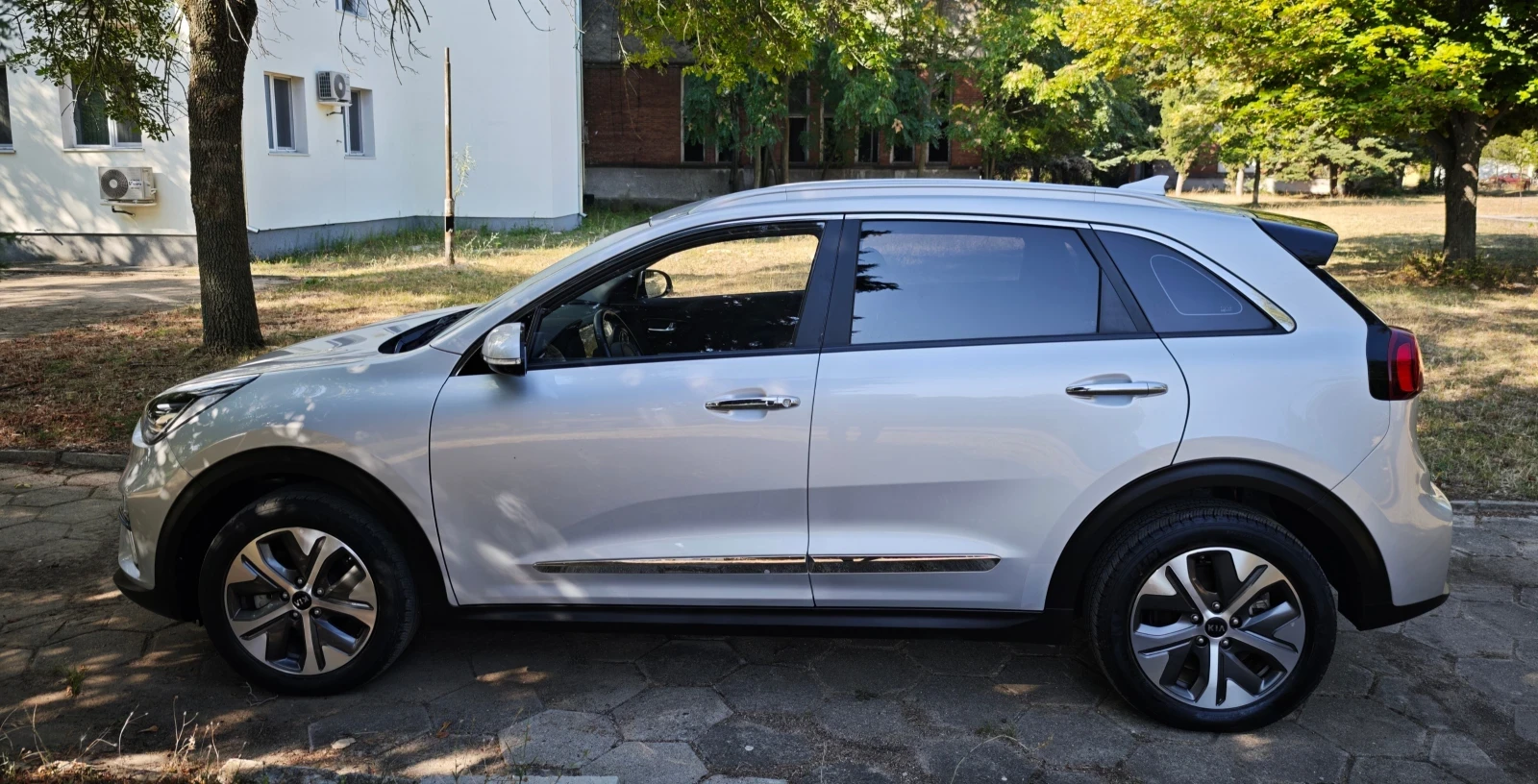 Kia Niro 64 kW, снимка 7 - Автомобили и джипове - 56652426