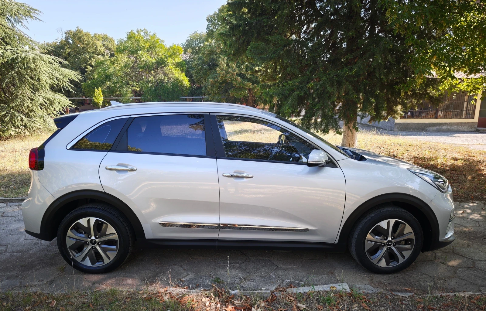 Kia Niro 64 kW, снимка 3 - Автомобили и джипове - 56652426