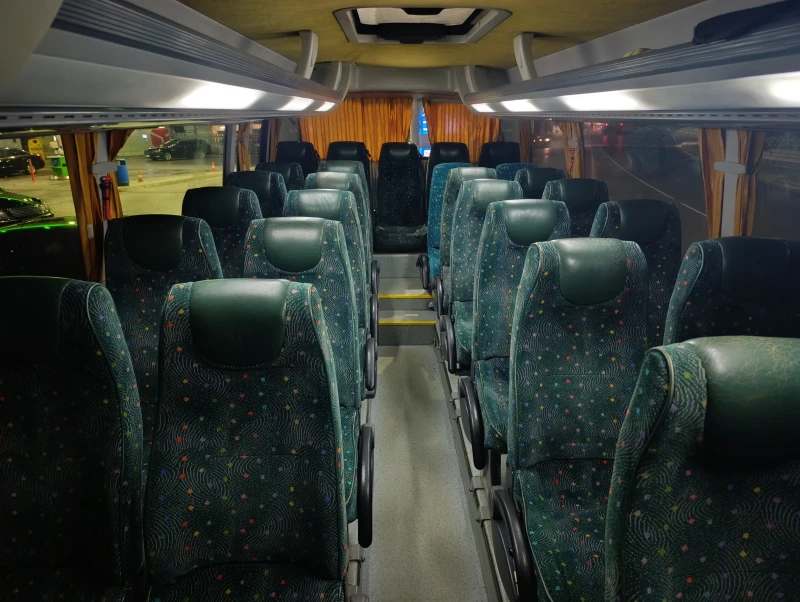 Iveco Daily 3.0 ВЕРИГА, 29Mеста, КЛИМА, АВТОМ.ВРАТА, ПЕЧКА, снимка 6 - Бусове и автобуси - 49639938